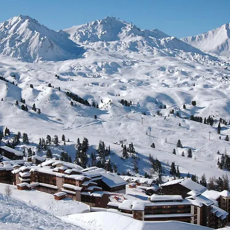 Renove Pour 4 Pers. Avec Balcon Et Acces Direct Aux Pistes - Fr-1-455-162 * La Plagne